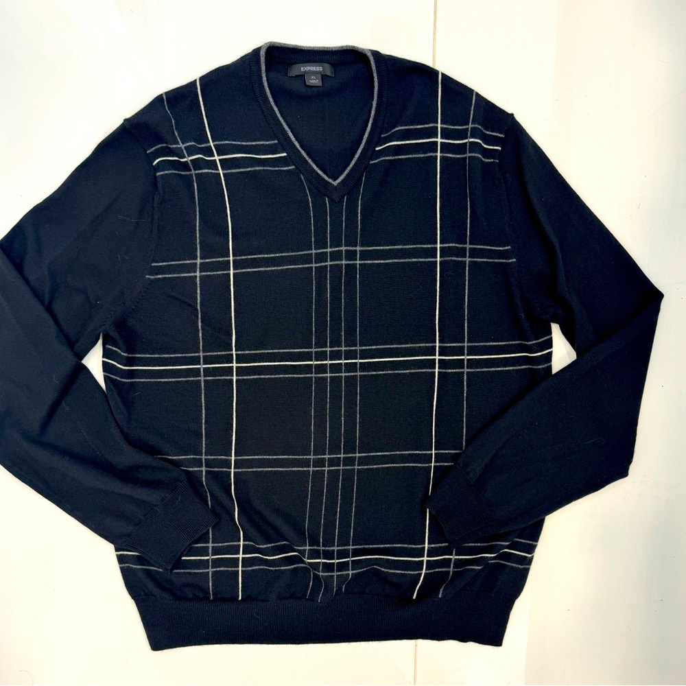 Men’s Express Merino Wool V-Neck Sweater. SizeXL